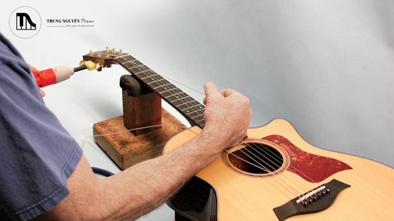 Thay dây định kỳ giúp duy trì âm thanh chuẩn xác