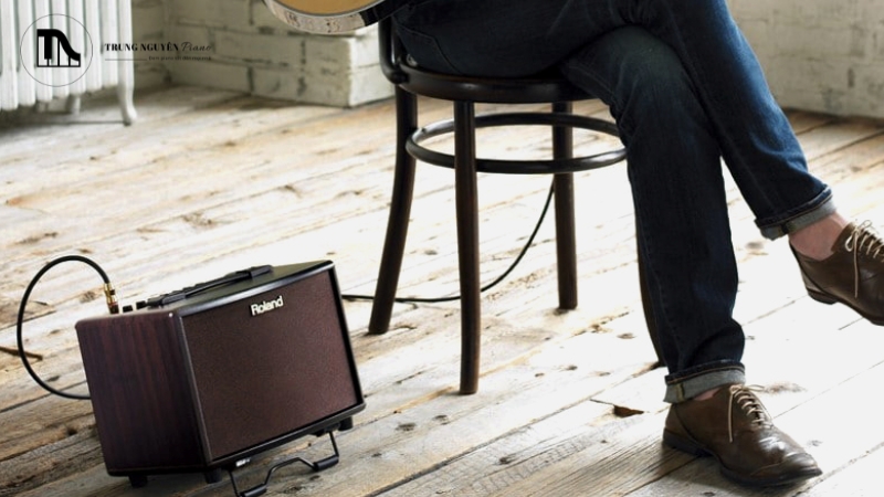 Luôn giảm âm lượng (volume) trên amply về mức 0 trước khi cắm hoặc rút dây