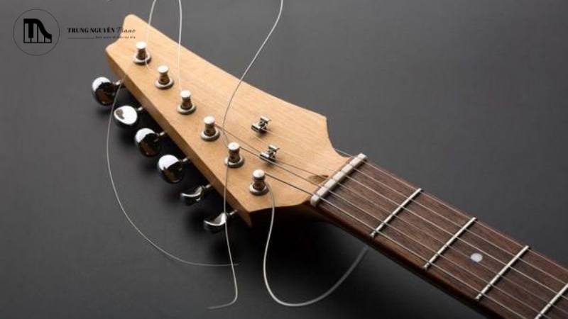 Đứt dây đàn guitar có nguy hiểm không? 5 Cảnh báo & cách phòng 1 Nguy hiểm khi dây đàn guitar bị đứt