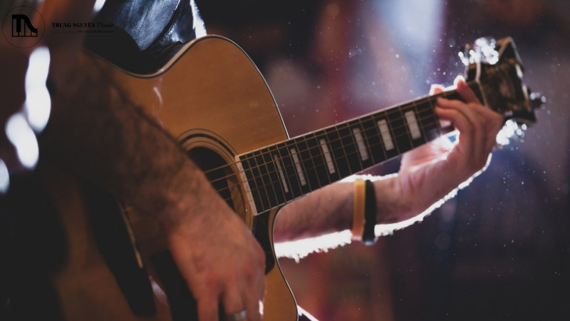 Tìm hiểu về đàn Guitar acoustic mini