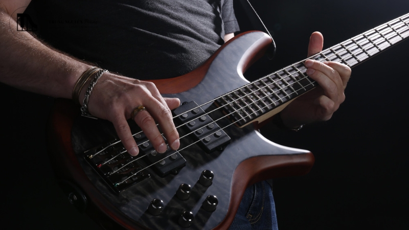 Guitar Bass là gì: Cấu tạo, vai trò & cách chọn cho người mới 2 Guitar bass điện ra đời vào giữa thế kỷ 20 như một giải pháp thay thế cho cây đàn contrabass