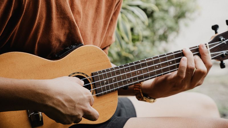Học đàn Ukulele có khó không? Bí quyết biết chơi sau 2 tuần 4 Chinh phục những bài hát đơn giản với hợp âm cơ bản là bước khởi đầu lý tưởng cho người mới