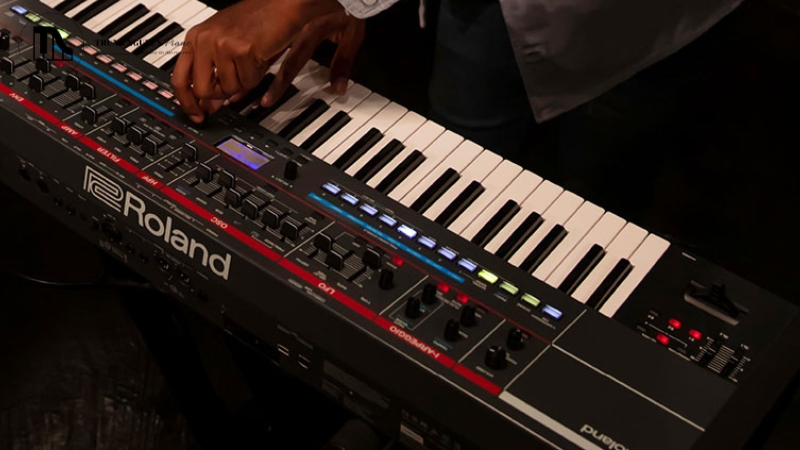 Làm chủ âm thanh Roland Juno-X: Hướng dẫn tùy chỉnh toàn diện 15 Roland Juno-X cung cấp hàng trăm vị trí lưu trữ cho User Tones