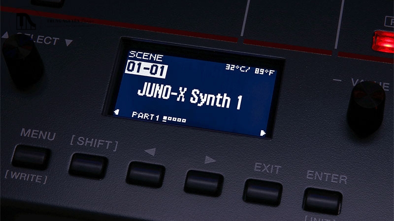 Làm chủ âm thanh Roland Juno-X: Hướng dẫn tùy chỉnh toàn diện 5 Màn hình LCD của Juno-X đang hiển thị danh sách các âm sắc