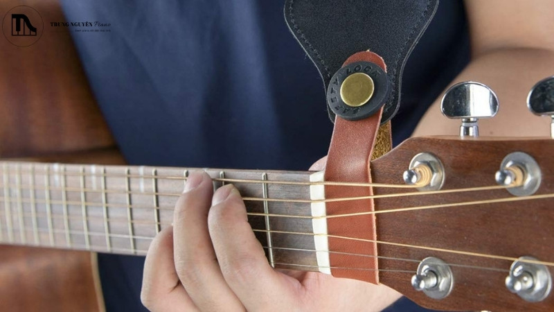 Khóa an toàn dây đeo Guitar (Strap Locks): Chống tuột, bảo vệ đàn 5 Cách lắp đặt và sử dụng khóa an toàn guitar