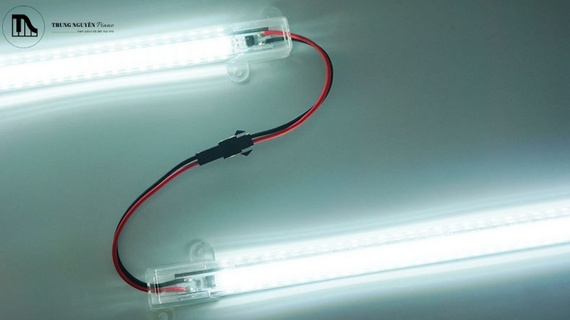 Đèn LED Piano thanh dài: Chống loá, sáng đều toàn bộ bàn phím 3 Lợi ích của đèn led piano dạng thân dài