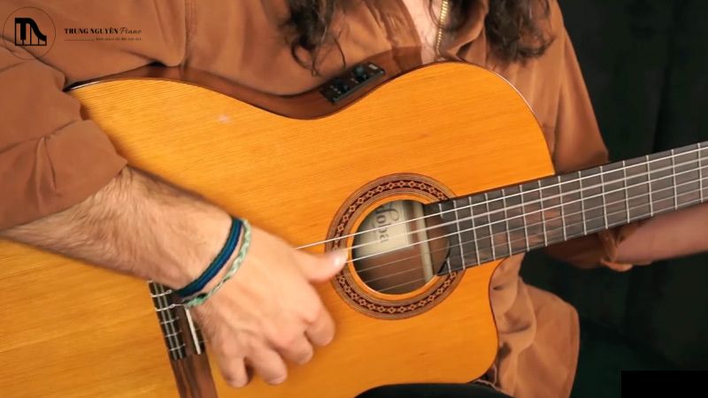 So sánh guitar Yamaha và Cordoba: Đa năng hay Cổ điển chuyên sâu? 5 Chọn đàn yamaha hay Cordoba