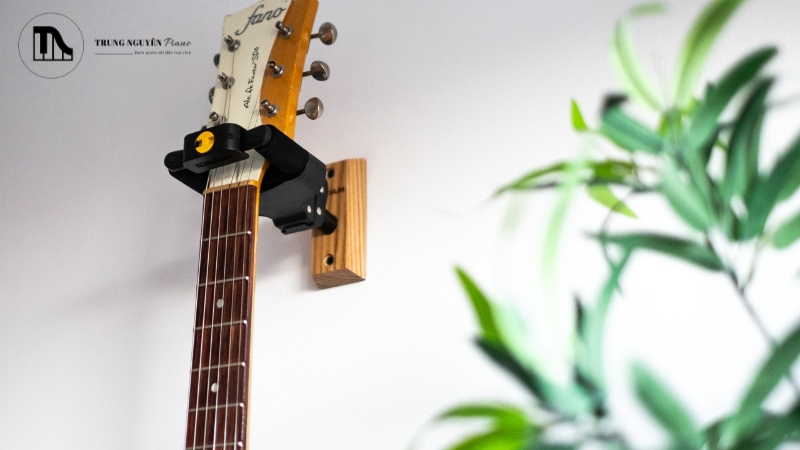 Chọn một mảng tường chắc chắn như tường gạch, bê tông