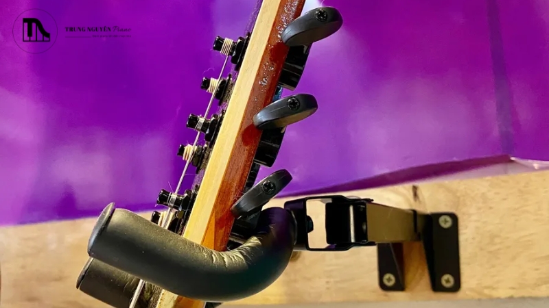 Lưu ý quan trọng khi sử dụng móc treo đàn Ukulele
