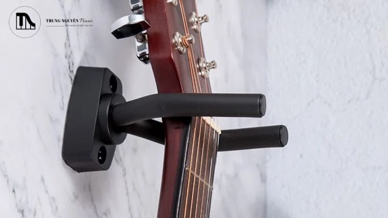 Móc treo đàn tích hợp giá đỡ/khung lưới là giải pháp đa năng