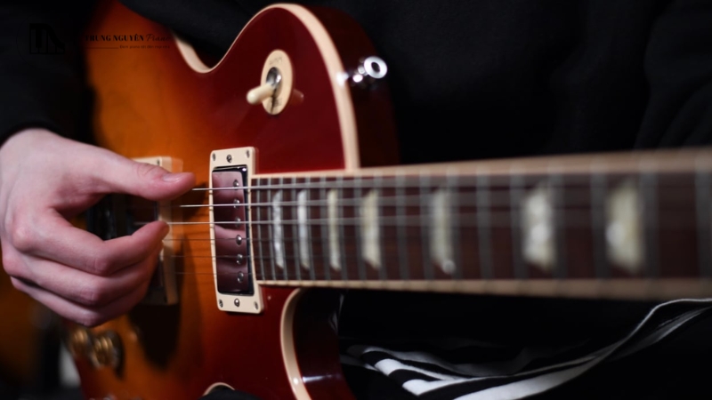 Guitar solo thường là một đoạn phô diễn kỹ thuật của người chơi guitar