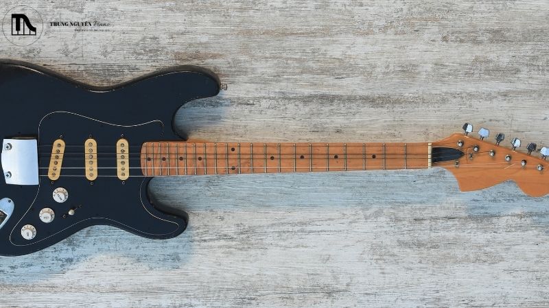 Ngựa đàn và khóa đàn Guitar điện