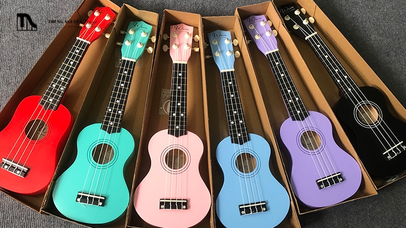 Ukulele dễ bắt đầu hơn do dây nylon mềm và ít dây