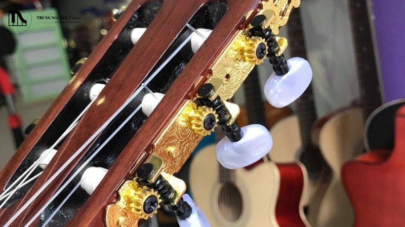 Giá khóa đàn guitar classic 