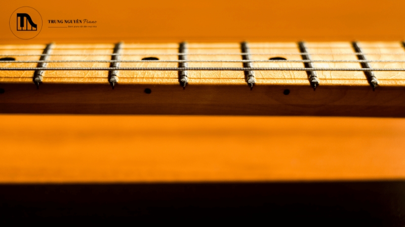 Phím đàn Guitar là gì? A-Z về cấu tạo, vai trò & âm thanh 10 Thép không gỉ là lựa chọn cao cấp hơn với độ bền vượt trội