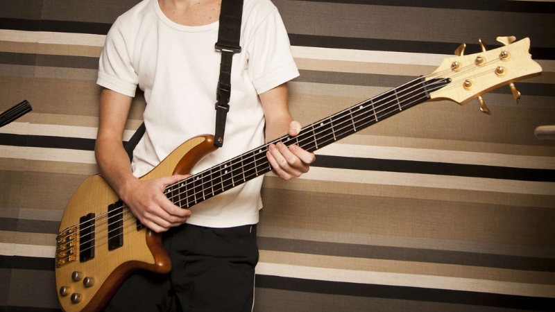 Phím đàn Guitar là gì? A-Z về cấu tạo, vai trò & âm thanh 17 Kiểm tra chất lượng và độ hoàn thiện của phím đàn khi mua