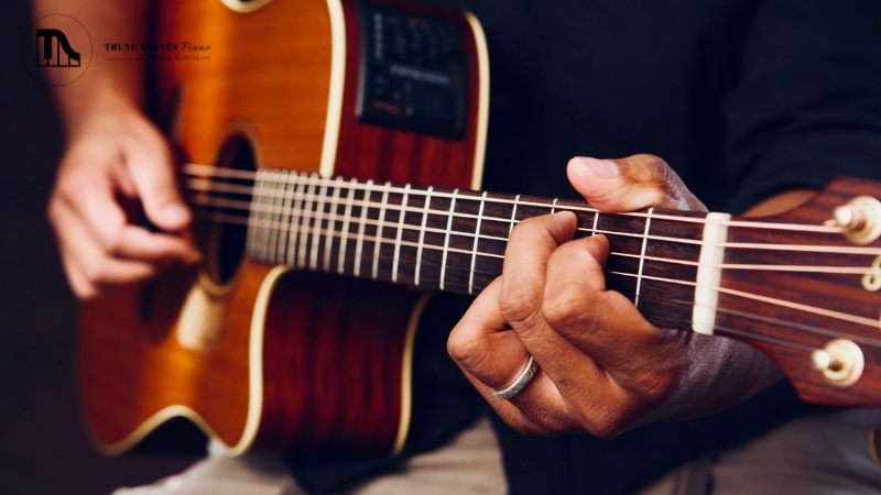 Phím đàn Guitar là gì? A-Z về cấu tạo, vai trò & âm thanh 6 Công dụng của phím đàn guitar