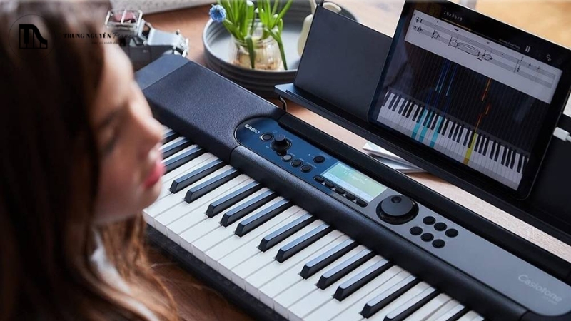 Review CasioTone CT-S410 chi tiết: Trải nghiệm thực tế từ A-Z 8 CT-S410 sử dụng bàn phím dạng hộp (box-type) cho cảm giác chắc chắn khi nhấn
