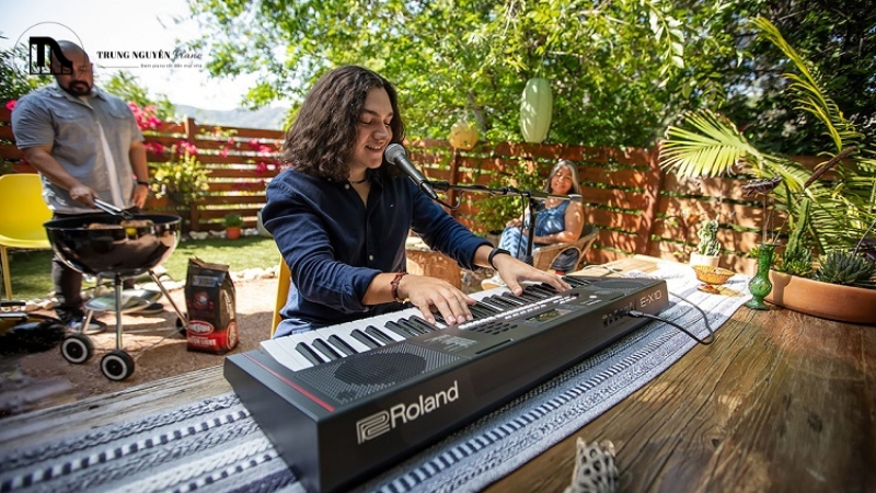 Review Roland E-X10: Keyboard nhỏ gọn, âm thanh hay cho người mới 7 E-X10 còn sở hữu thư viện âm thanh phong phú với hơn 600 tiếng nhạc cụ khác nhau