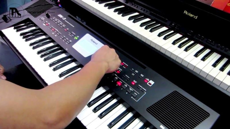 Cả hai thương hiệu Yamaha và Roland đều trang bị những công nghệ tiên tiến
