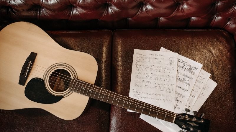 Vì sao khí hậu ẩm ướt làm đàn guitar bị hư