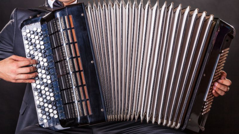 Ứng dụng kiến thức nhạc lý và hòa âm để tự do ngẫu hứng trên Đàn Accordion