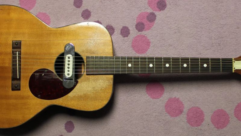 Đàn guitar acoustic cũ giữ giá tốt hơn các dòng đàn mới giá rẻ