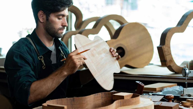 Nên Mua Đàn Guitar Gỗ Thịt Hay Gỗ Ép: So Sánh Âm Thanh & Độ Bền 3 Gỗ ép cho âm thanh sáng, đơn giản và gần như không thay đổi khi sử dụng