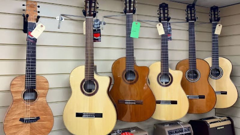 Nên Mua Đàn Guitar Gỗ Thịt Hay Gỗ Ép: So Sánh Âm Thanh & Độ Bền 6 Lựa chọn theo ngân sách giúp người chơi cân đối giữa chất lượng âm thanh và chi phí