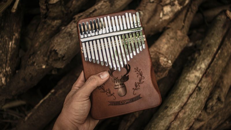 Kalimba là lựa chọn lý tưởng cho trẻ nhỏ dưới 6 tuổi để khơi gợi hứng thú với âm nhạc