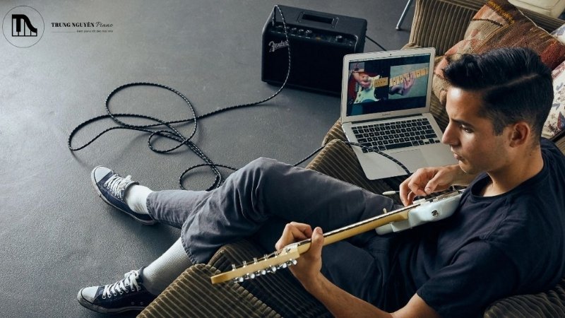 Guitar bắt sóng radio: Nguyên nhân và cách khắc phục hiệu quả 5 Kiểm tra dây cáp tín hiệu và nguồn điện