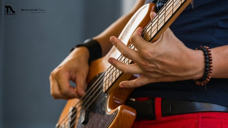 Có nên để móng tay khi chơi guitar không