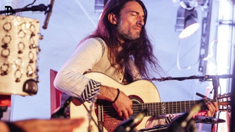 Estas Tonne là ai? Hành trình và thành tựu của nghệ sĩ guitar du ca 2 Phong cách âm nhạc của Estas Tonne