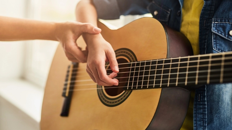 So sánh Slow và Ballad guitar: Phân biệt điệu đệm và thể loại 5 Kỹ thuật đệm Ballad cơ bản