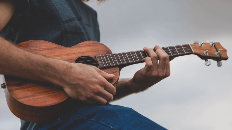 Biểu diễn sôi động với cây đàn Ukulele