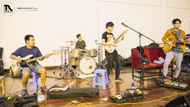 Nghệ sĩ guitar nổi tiếng