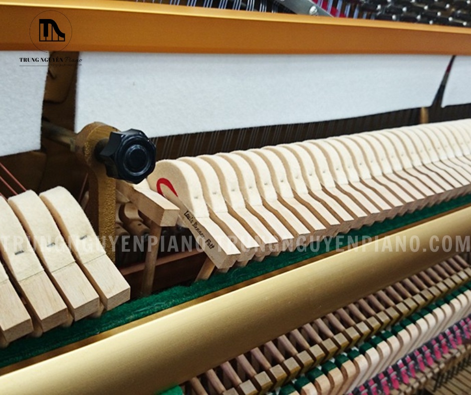 Búa đàn của Đàn Piano Grand Apollo A35được bọc lông cừu tự nhiên nhằm đảm bảo độ đàn hồi và độ bám dây ổn định