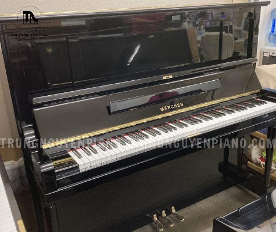 Đàn piano upright Marchen E32 tổng thể màu đen