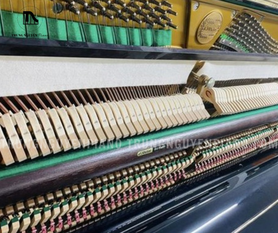 Đàn Piano Victor V102 có búa đàn làm từ nỉ lông cừu chất lượng với độ bền cao