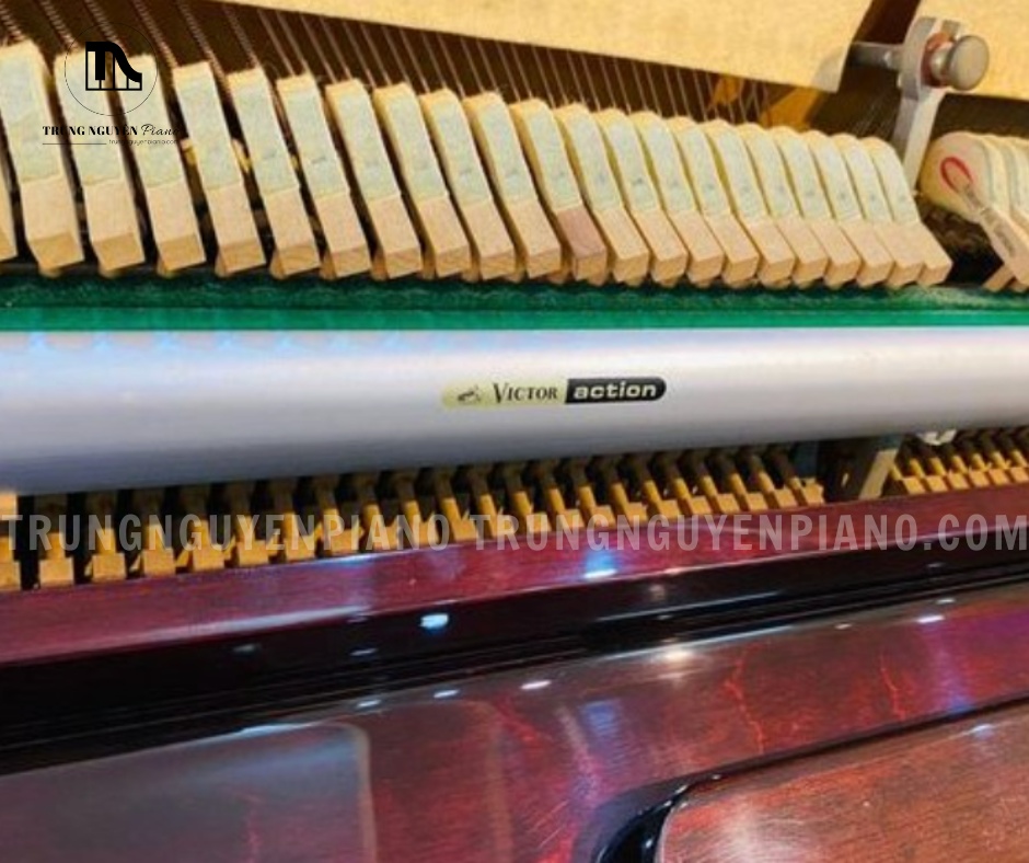 Đàn Piano Victor V105 có búa đàn được sản xuất từ nỉ lông cừu