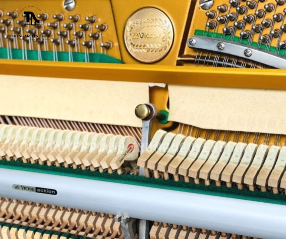 Đàn Piano Victor V108 sở hữu búa đàn làm từ nỉ lông cừu