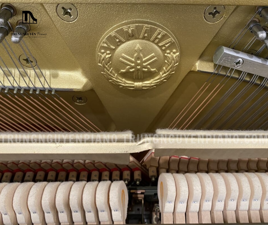 Đàn Piano Yamaha HQ90B 9 Đàn Piano Yamaha HQ90B được trang bị bộ máy cơ tiêu chuẩn của Yamaha