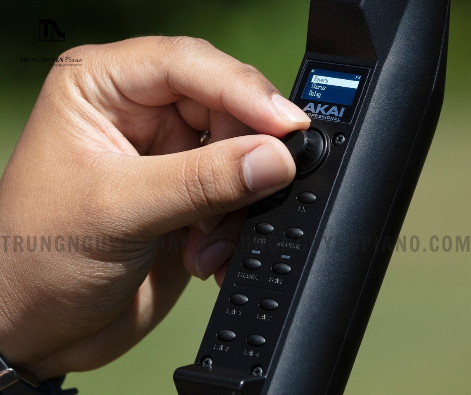 Sáo điện tử Akai EWI Solo 8 Nút điều chỉnh hiệu ứng và âm sắc trên Akai EWI Solo