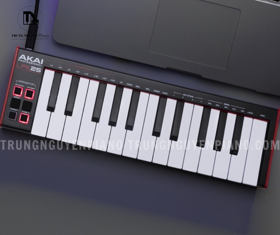 Thiết kế mặt trên của Akai LPK25 V2 với hàng phím mini và cụm nút điều khiển gọn gàng