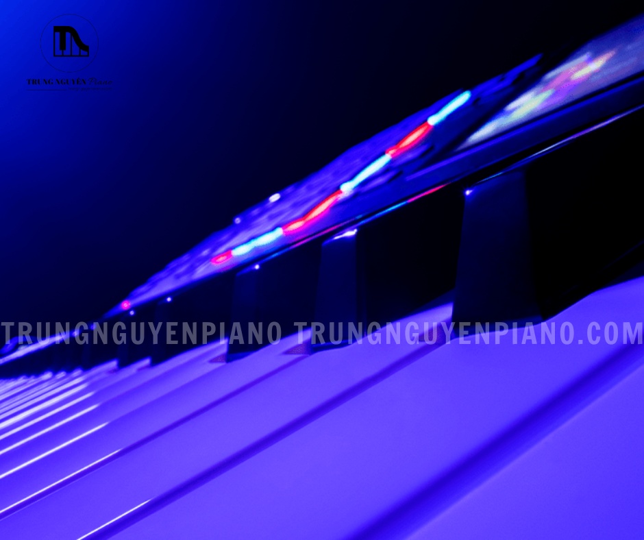 Góc nhìn nghiêng thể hiện độ hoàn thiện và bố cục phím của MPC Key 61