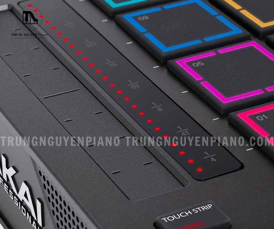 MIDI Controller Akai MPC Live III 8 Touch Strip và pad MPCe cảm biến 3D giúp mở rộng khả năng biểu đạt khi chơi nhạc