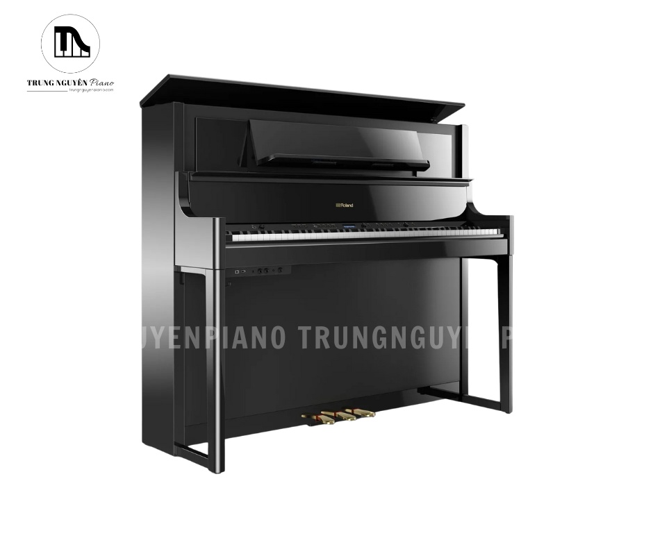 Roland LX708 màu đen bóng với nắp đàn mở, giúp âm thanh lan tỏa tự nhiên như piano cơ