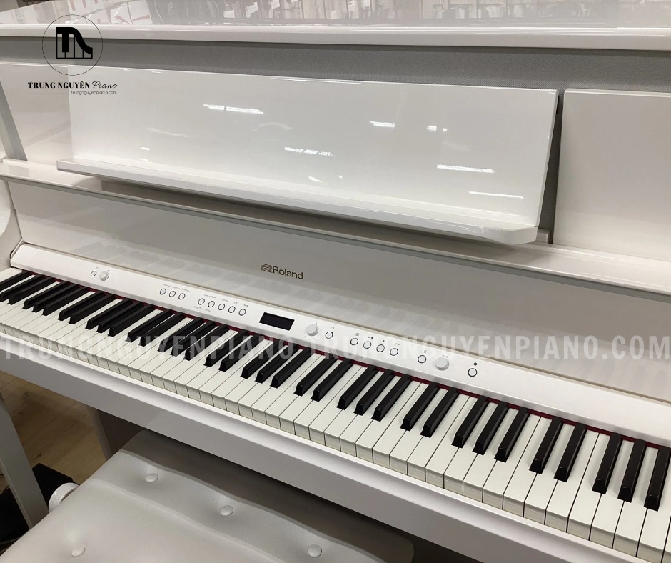 Piano Điện Roland LX708 23 Bàn phím Roland LX708 phiên bản trắng, phím Hybrid Grand dài cho cảm giác nhấn tự nhiên và kiểm soát lực chính xác